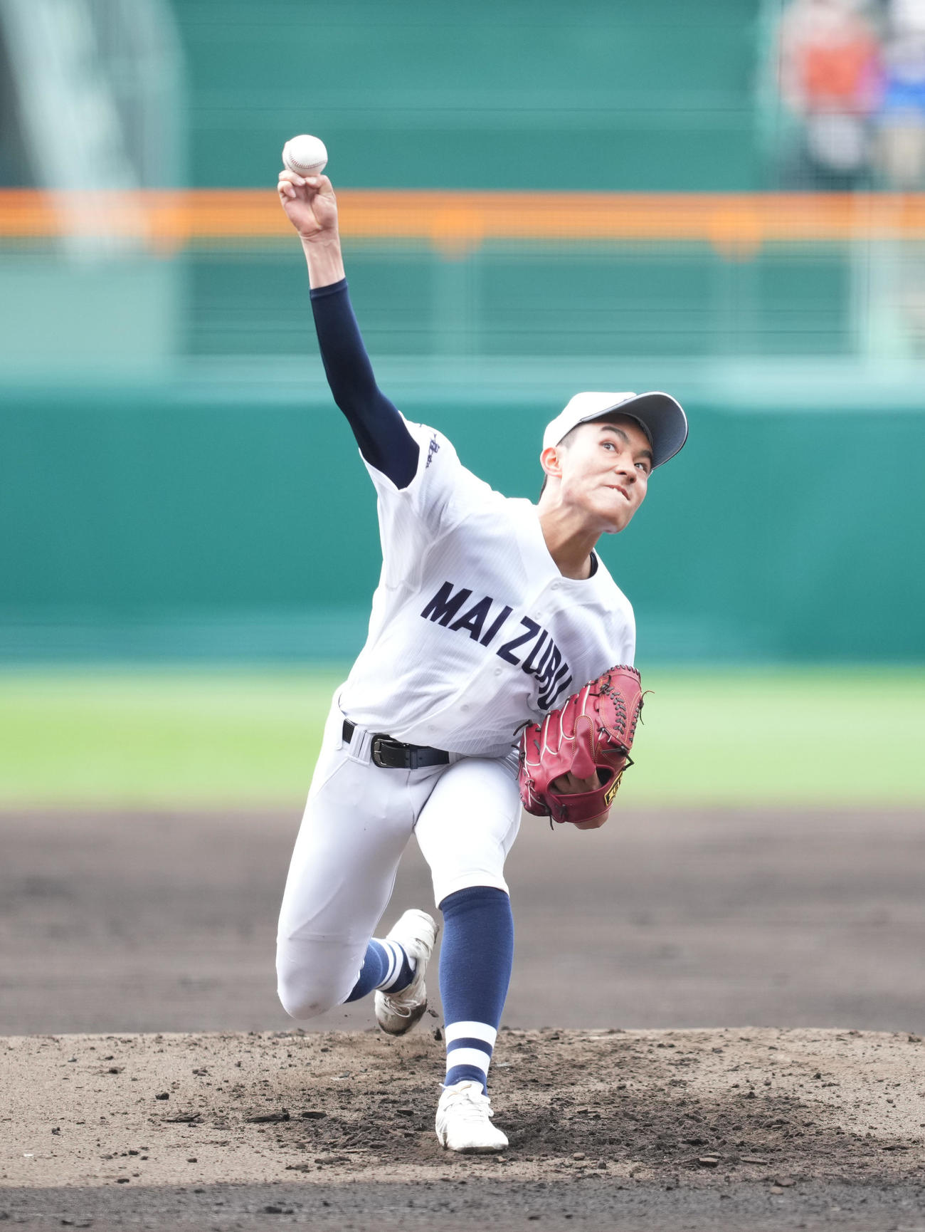 大分舞鶴対浦和学院　大分舞鶴先発の奥本（撮影・菅敏）