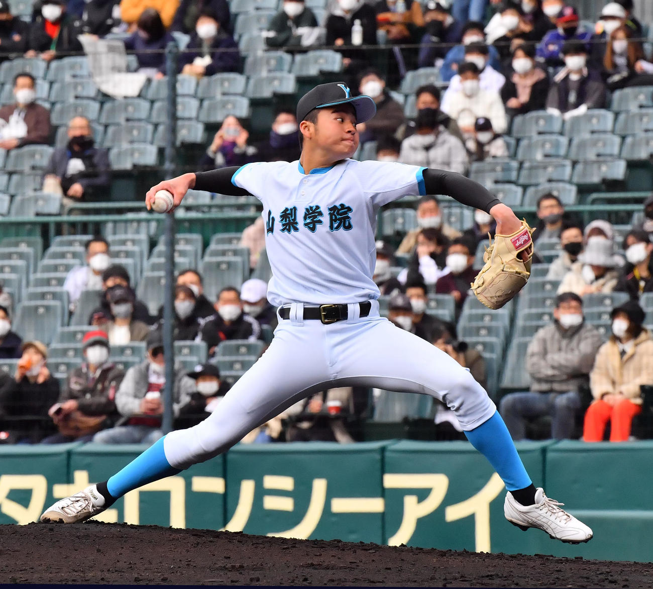 山梨学院対木更津総合　	山梨学院の先発・榎谷礼先（撮影・和賀正仁）