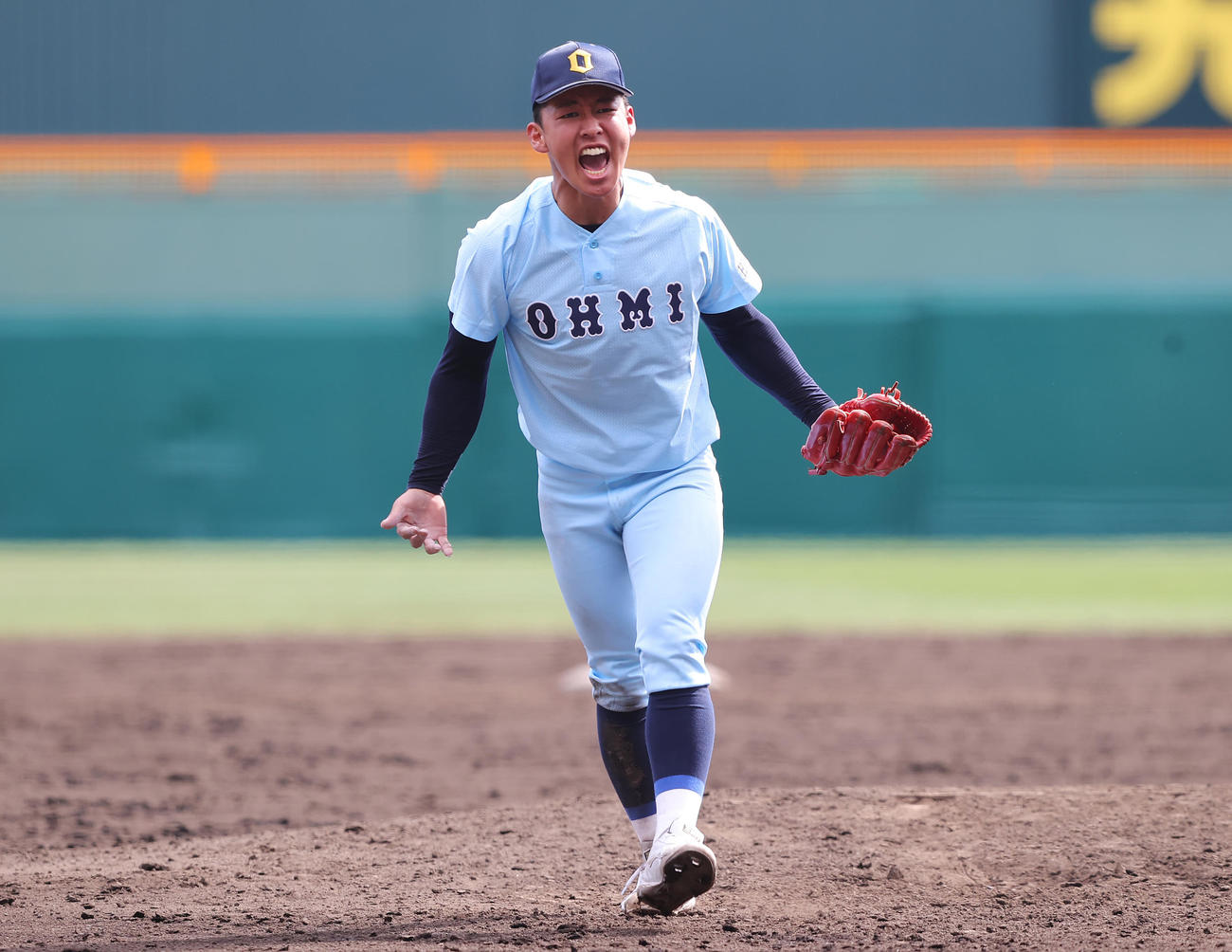 近江対長崎日大　10回裏長崎日大2死満塁、勝野を空振り三振に仕留め雄たけびを上げる山田（撮影・垰建太）