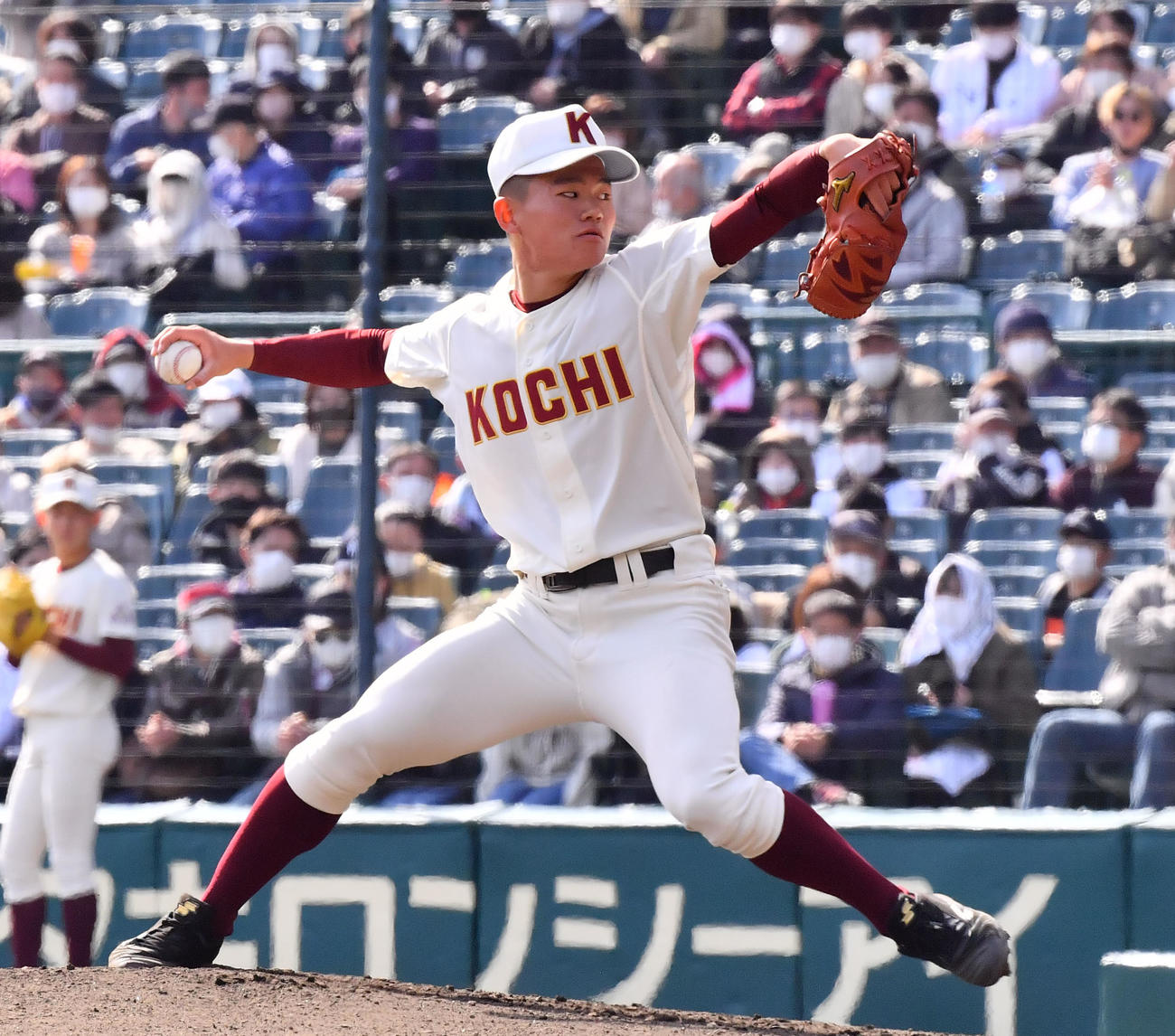高知対東洋大姫路　先発する高知・山下（撮影・和賀正仁）