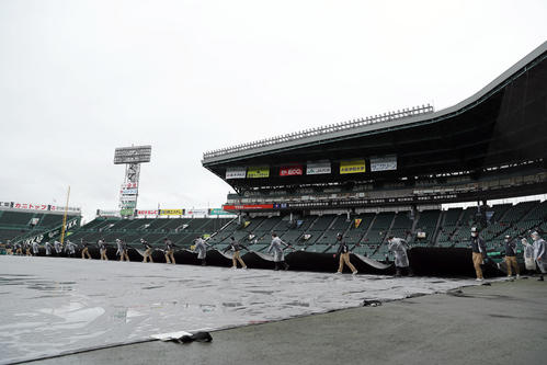 センバツ 阪神園芸が鮮やかグラウンド整備 神予測 が迅速な試合開始に 開始までの経過 センバツ写真ニュース 日刊スポーツ