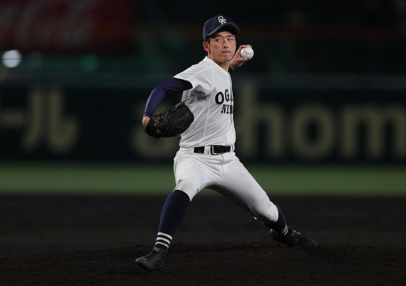 只見対大垣日大　先発し力投する大垣日大・五島（撮影・前田充）