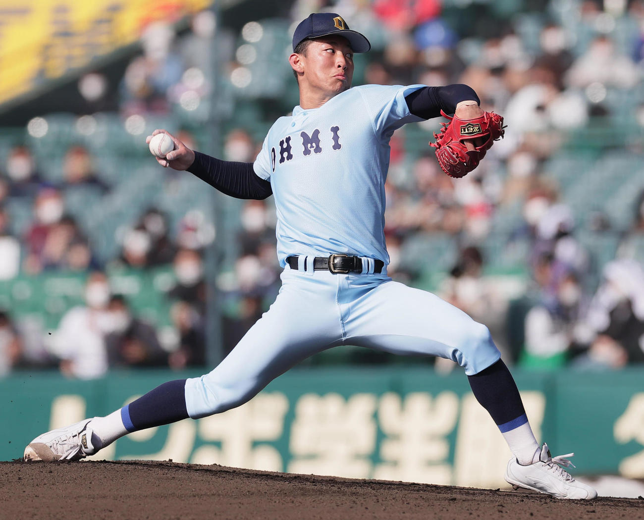 聖光学院対近江　力投する近江先発の山田（撮影・野上伸悟）