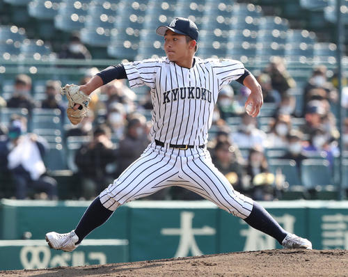 九州国際大付対浦和学院　浦和学院戦に先発登板する香西（撮影・白石智彦）