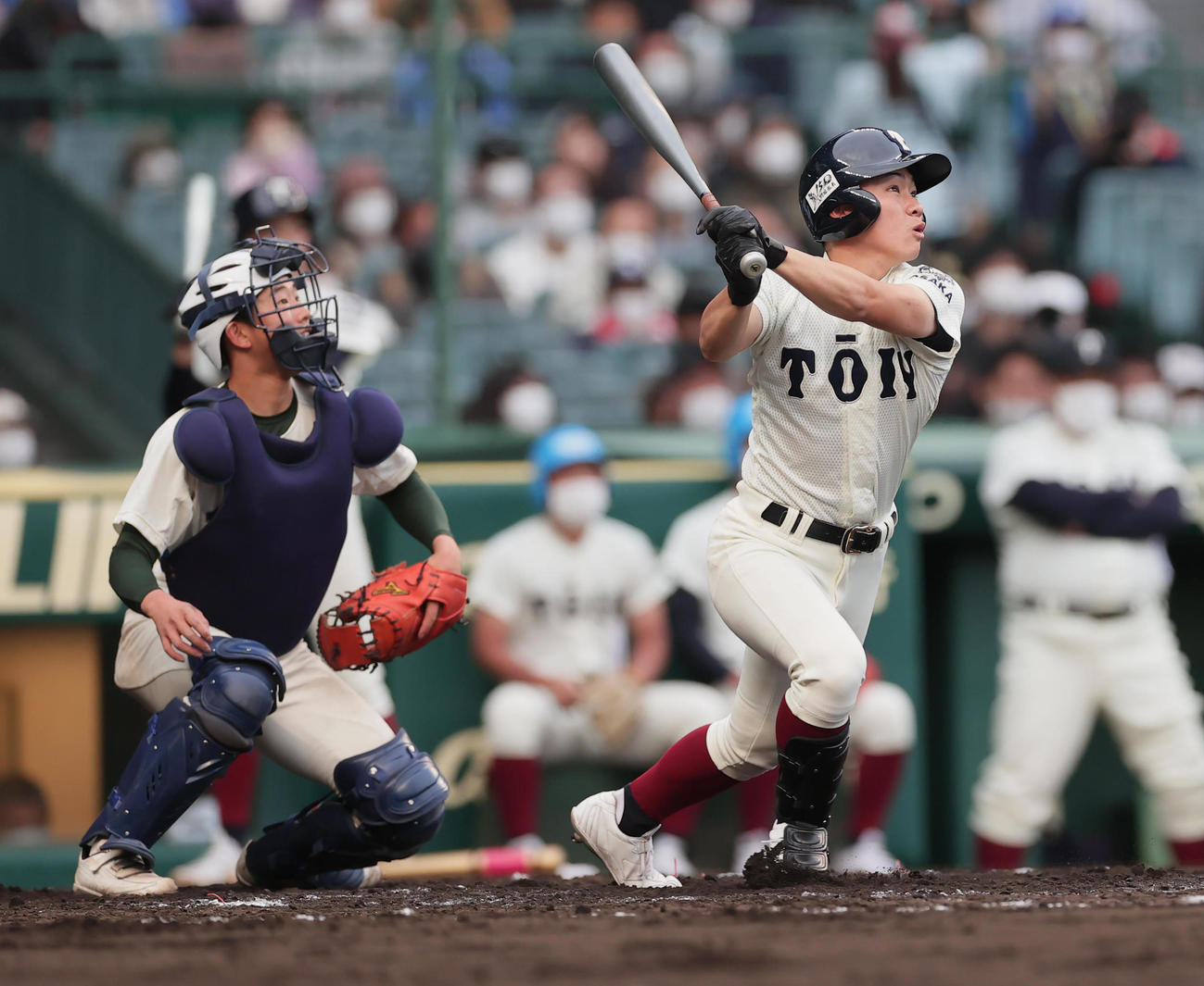 大阪桐蔭対市和歌山　5回表大阪桐蔭2死二、三塁、右越え3点本塁打を放つ星子（撮影・野上伸悟）