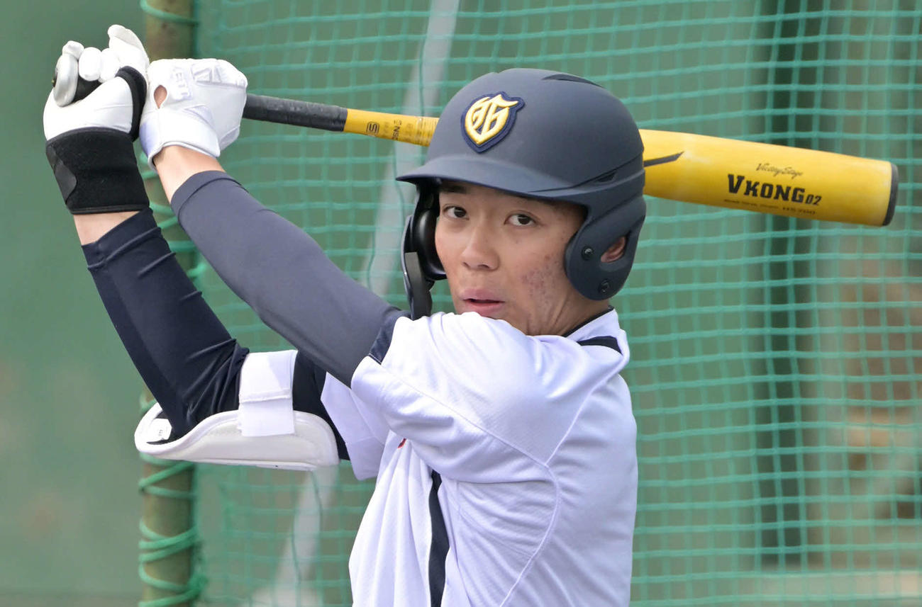 打撃練習する浦和学院の金田（代表撮影）