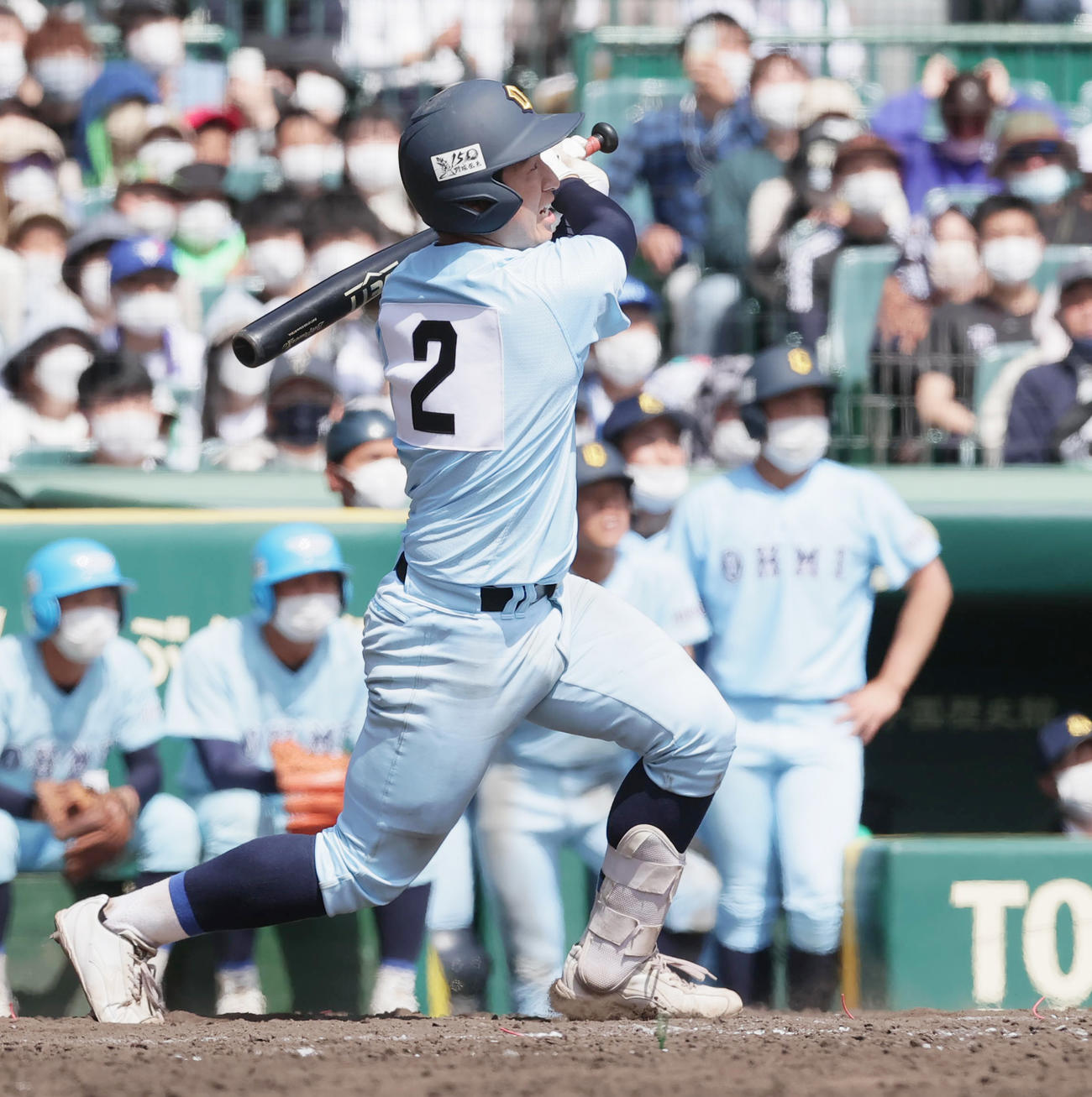 浦和学院対近江　11回裏近江1死一、二塁、左越えサヨナラ3点本塁打を放つ大橋（撮影・野上伸悟）
