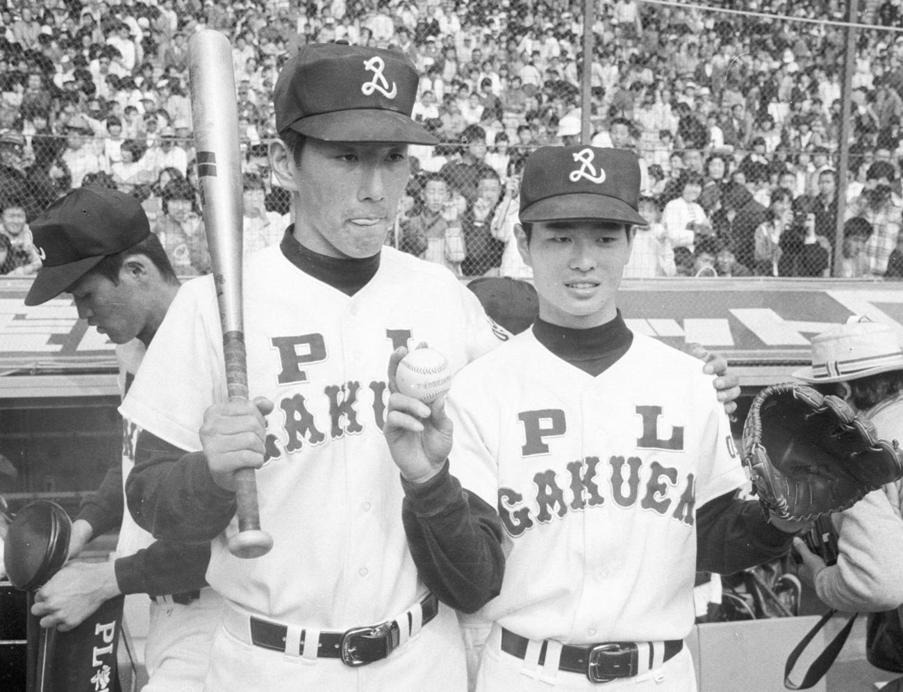 甲子園球場でのＰＬ学園・清原和博（左）と桑田真澄（84年3月31日）