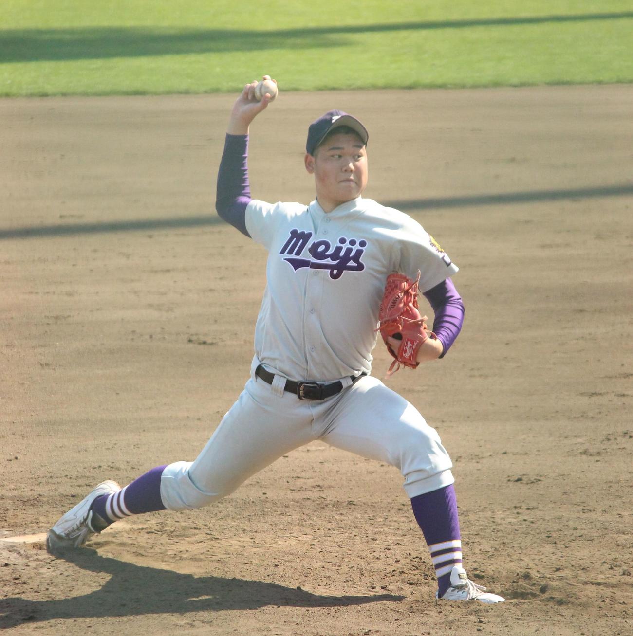 修徳対明大中野　先発し力投する明大中野・中村（撮影・保坂恭子）