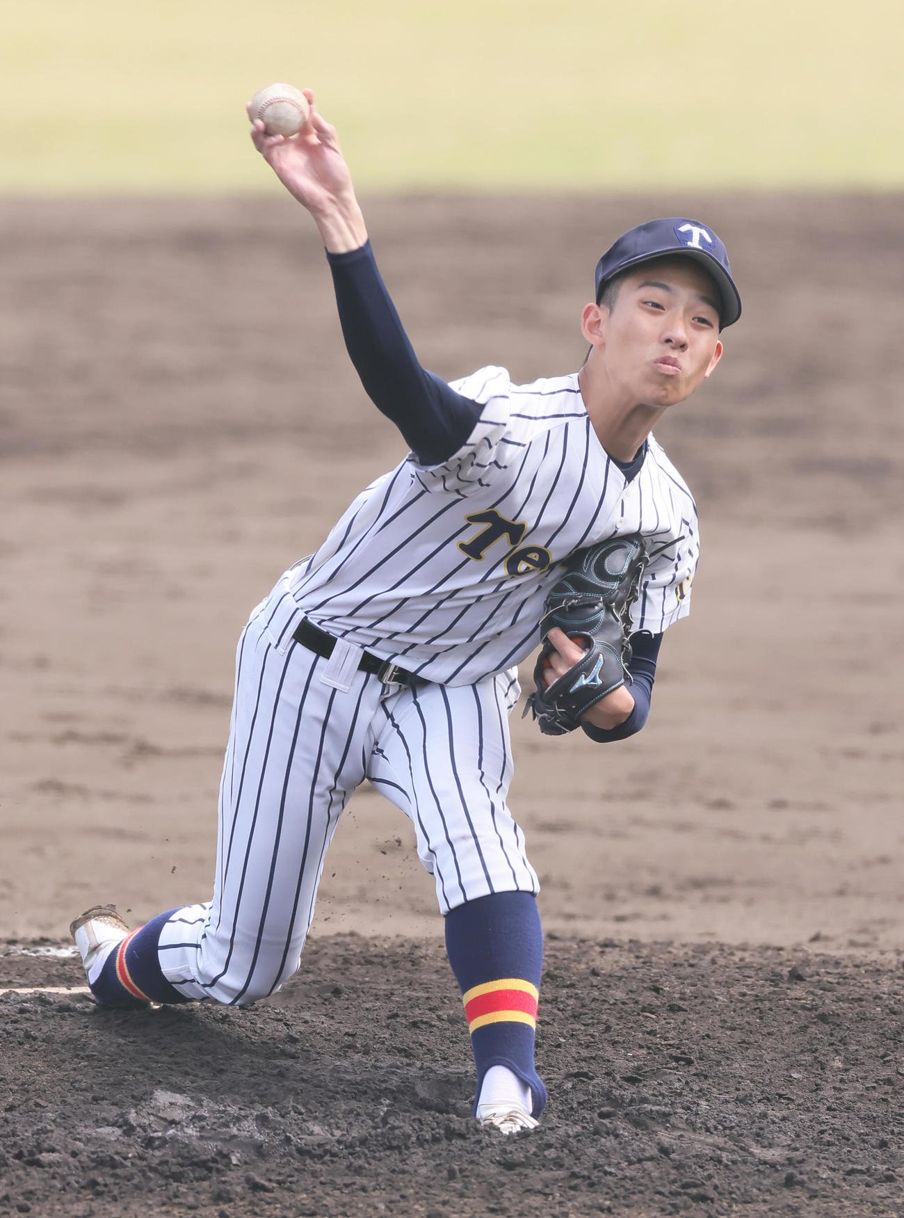 帝京対国学院久我山　完封勝利を飾った帝京の高橋蒼（撮影・足立雅史）