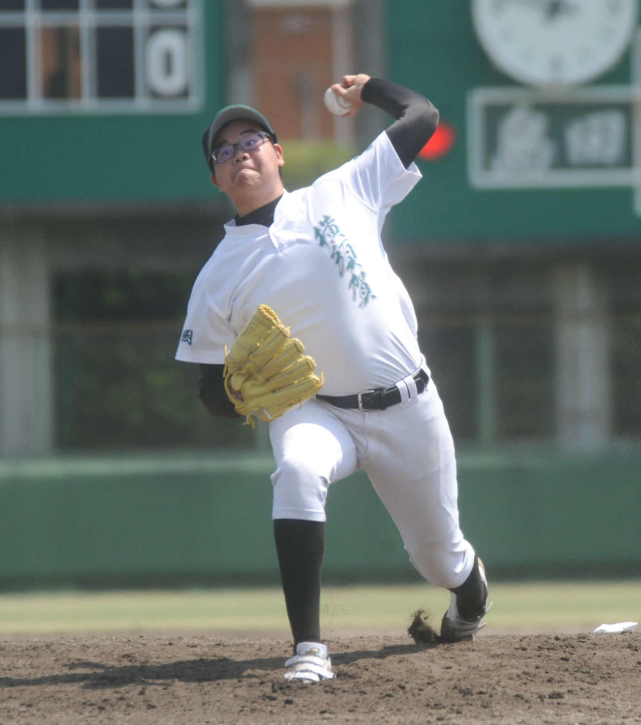 5安打完封した横須賀の寺田　　　