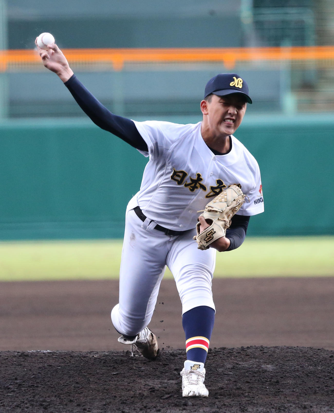 21年8月、全国高校野球選手権　敦賀気比戦で先発する田中