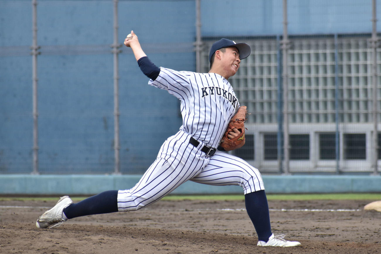 九州国際大付対波佐見　先発で力投する九州国際大付・池田（撮影・只松憲）