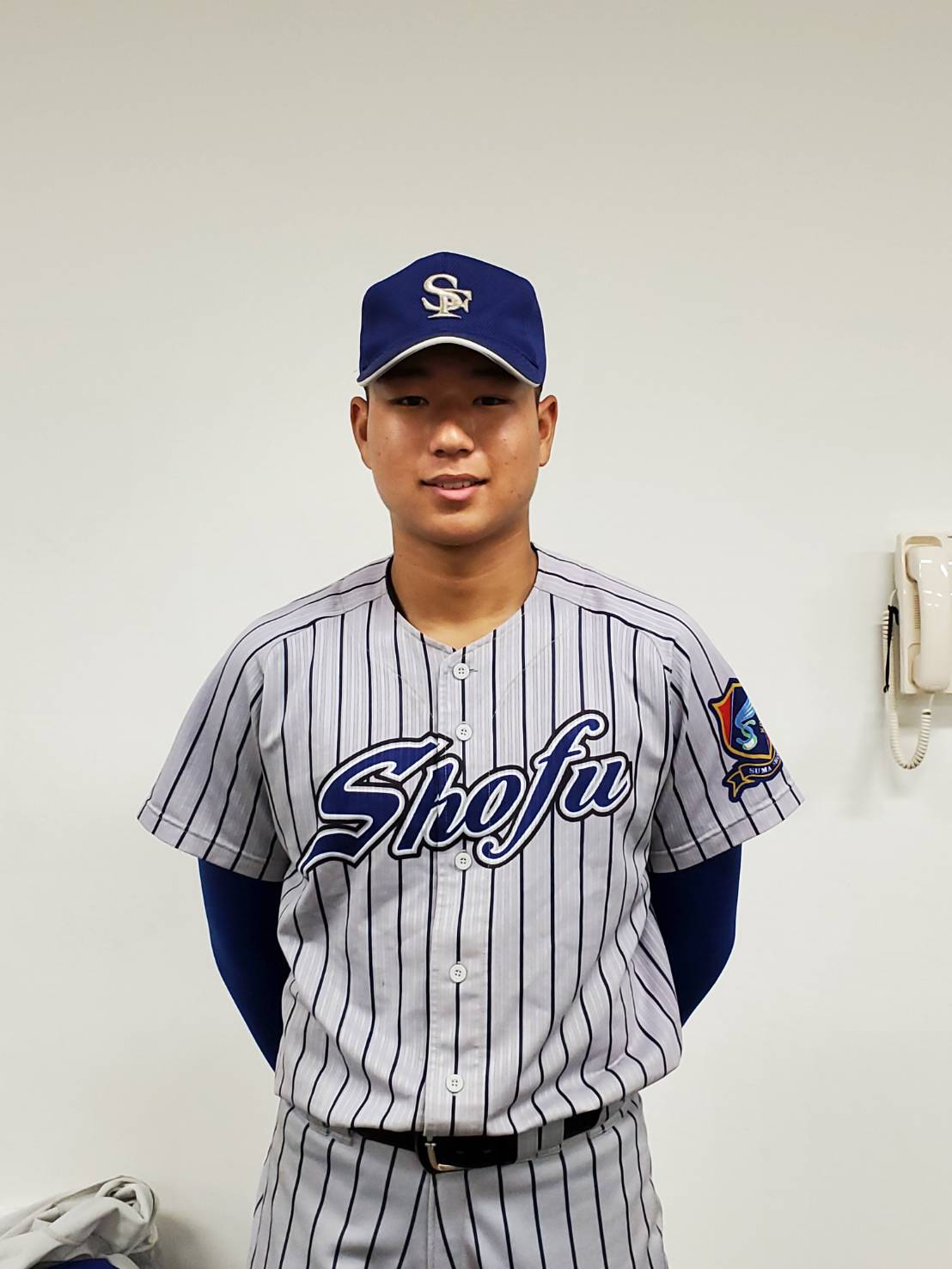 この日は出番がなかったプロ注目の須磨翔風・槙野時斗投手（撮影時だけマスクを外しています）