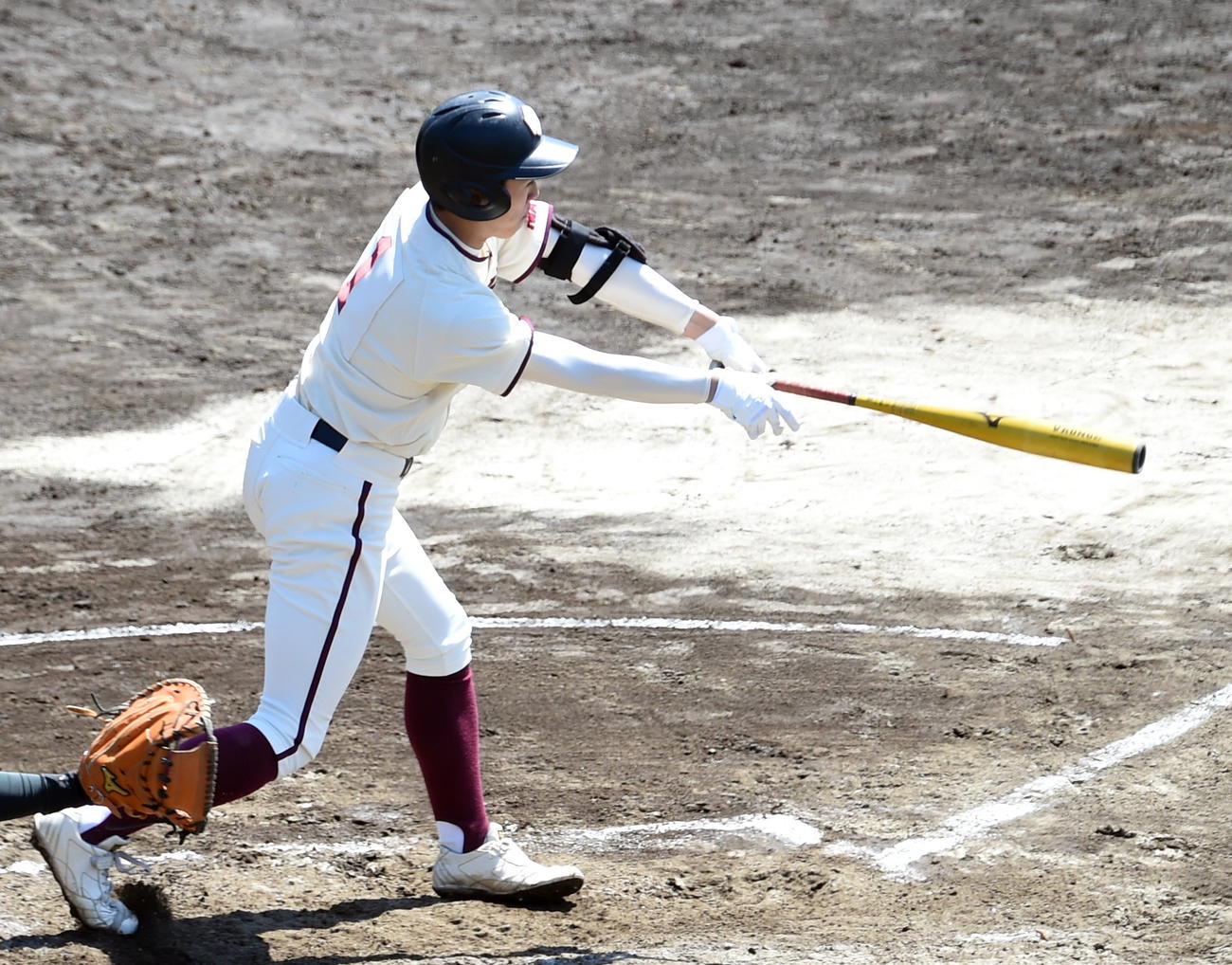 2回、左前適時打を放つ斎藤