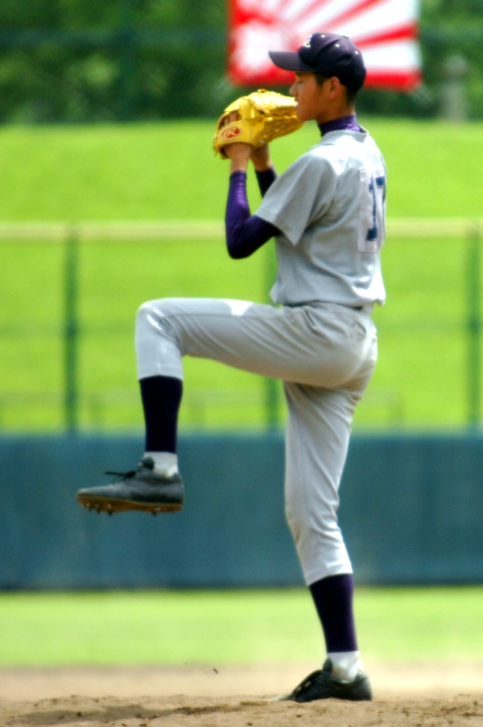 花巻東1年時、背番号「17」でマウンドに立った大谷翔平（2010年7月22日撮影）