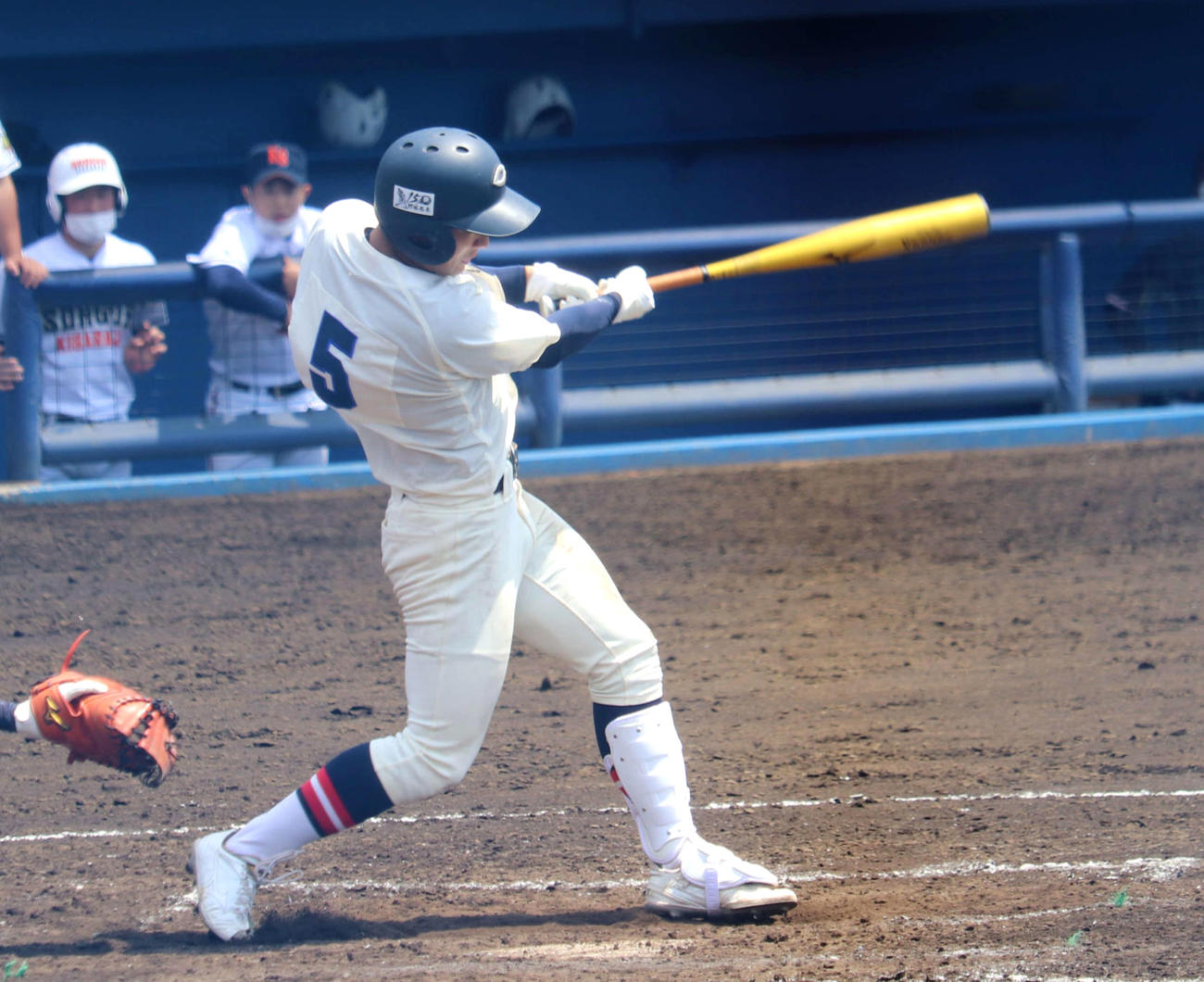 7回に左越え3ラン本塁打を放つ銚子商・鵜沢（撮影・保坂淑子）