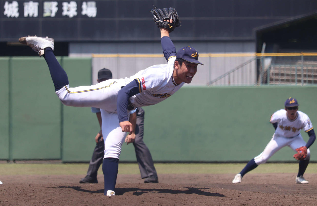 前橋育英対高崎健康福祉大高崎　9回4安打1失点で完投勝利の前橋育英・生方（撮影・阿部泰斉）