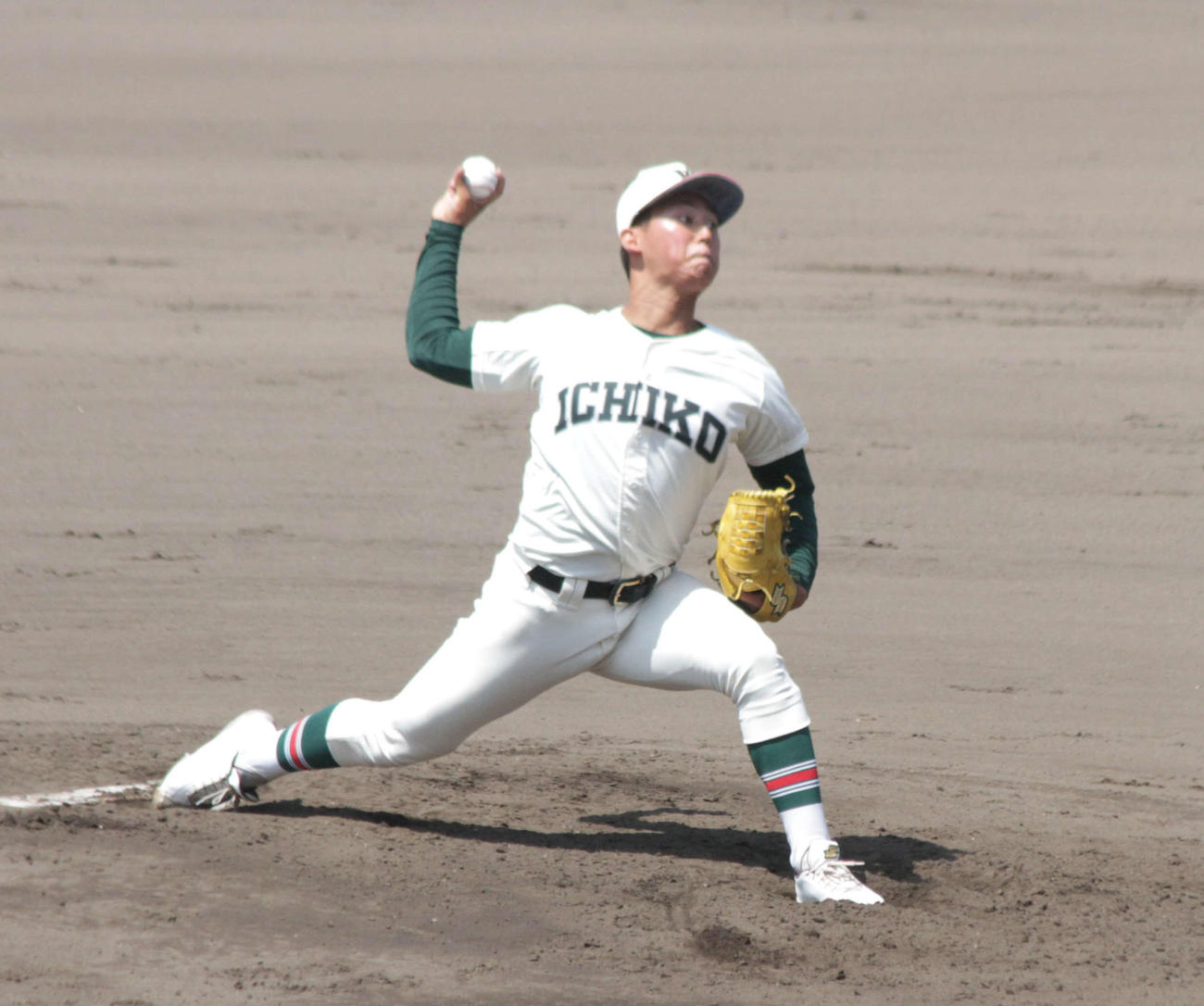 市和歌山の米田天翼投手が先発し、序盤から安定した投球を見せた