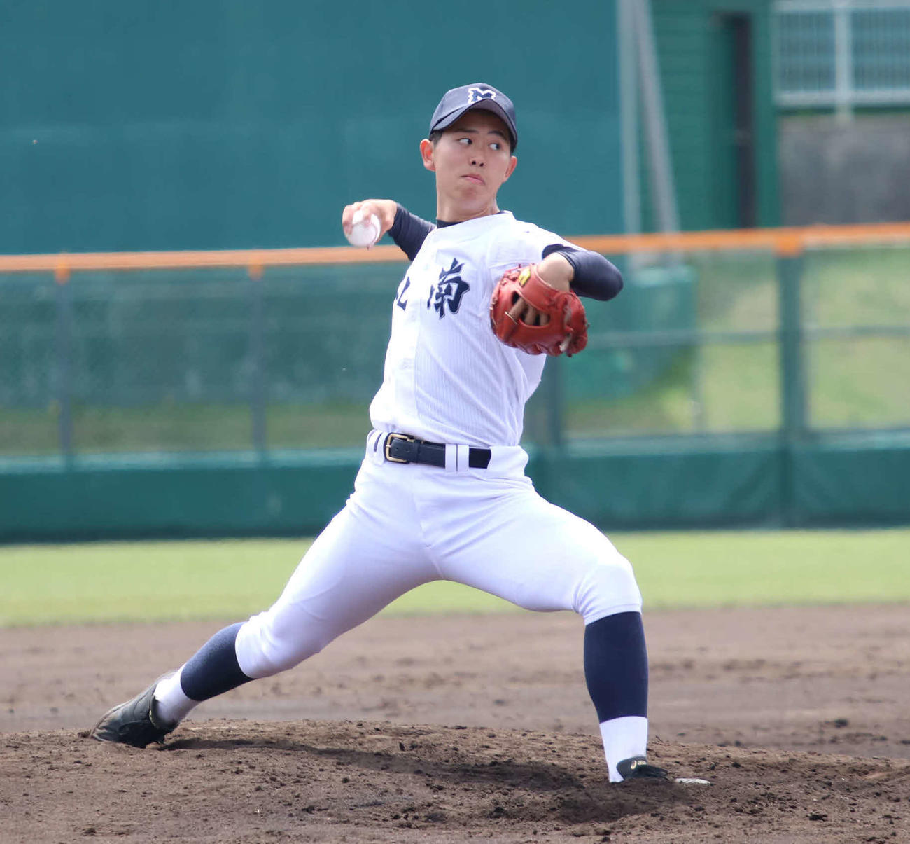 公式戦初登板初先発した札幌南・大沢（撮影・山崎純一）
