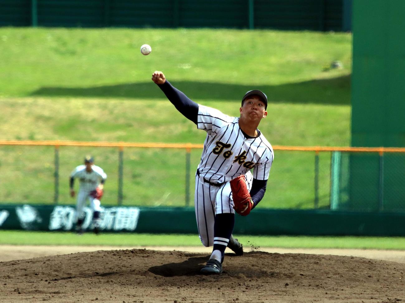 大麻対東海大札幌　5回無安打と好投した東海大札幌・唐川（撮影・永野高輔）