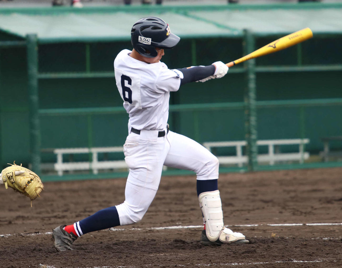 5回裏北星学園大付2死一塁、本塁打を放つ斎藤（撮影・山崎純一）