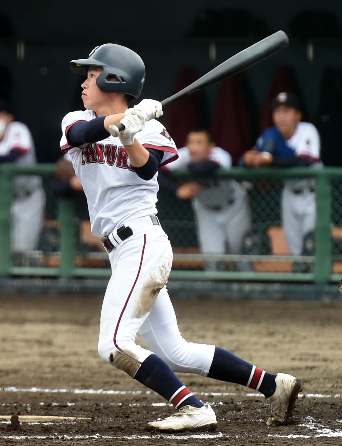 1回、先制適時打を放つ田村・岩崎