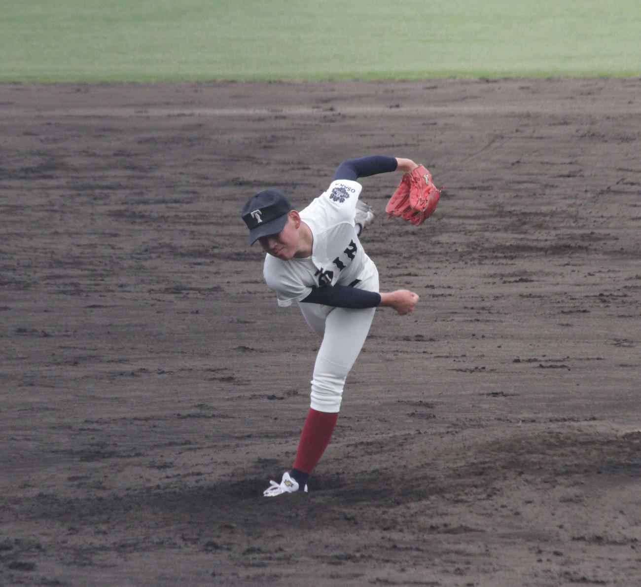 大阪桐蔭の南恒誠投手は序盤から力投した