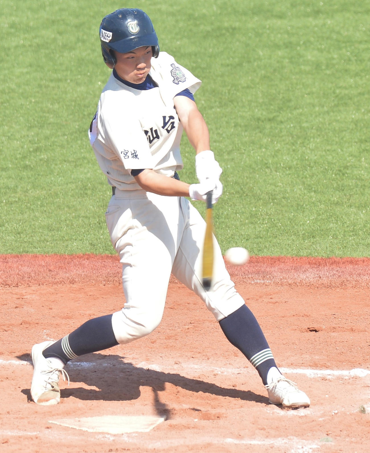 9回、サヨナラ打を放つ朝倉