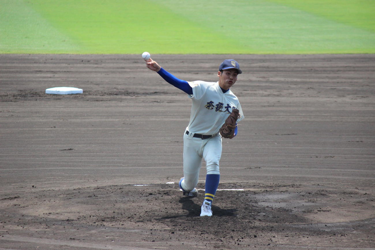 奈良大付対近江　先発した奈良大付・玉置睦＝2022年5月22日（撮影・柏原誠）