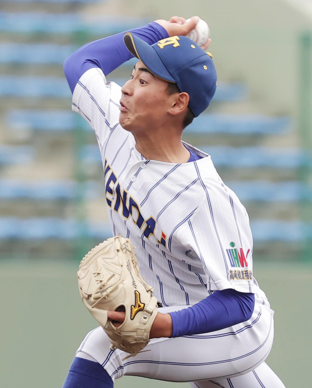 関東第一対高崎健康福祉大高崎　力投する高崎健康福祉大高崎先発の多田（撮影・野上伸悟）