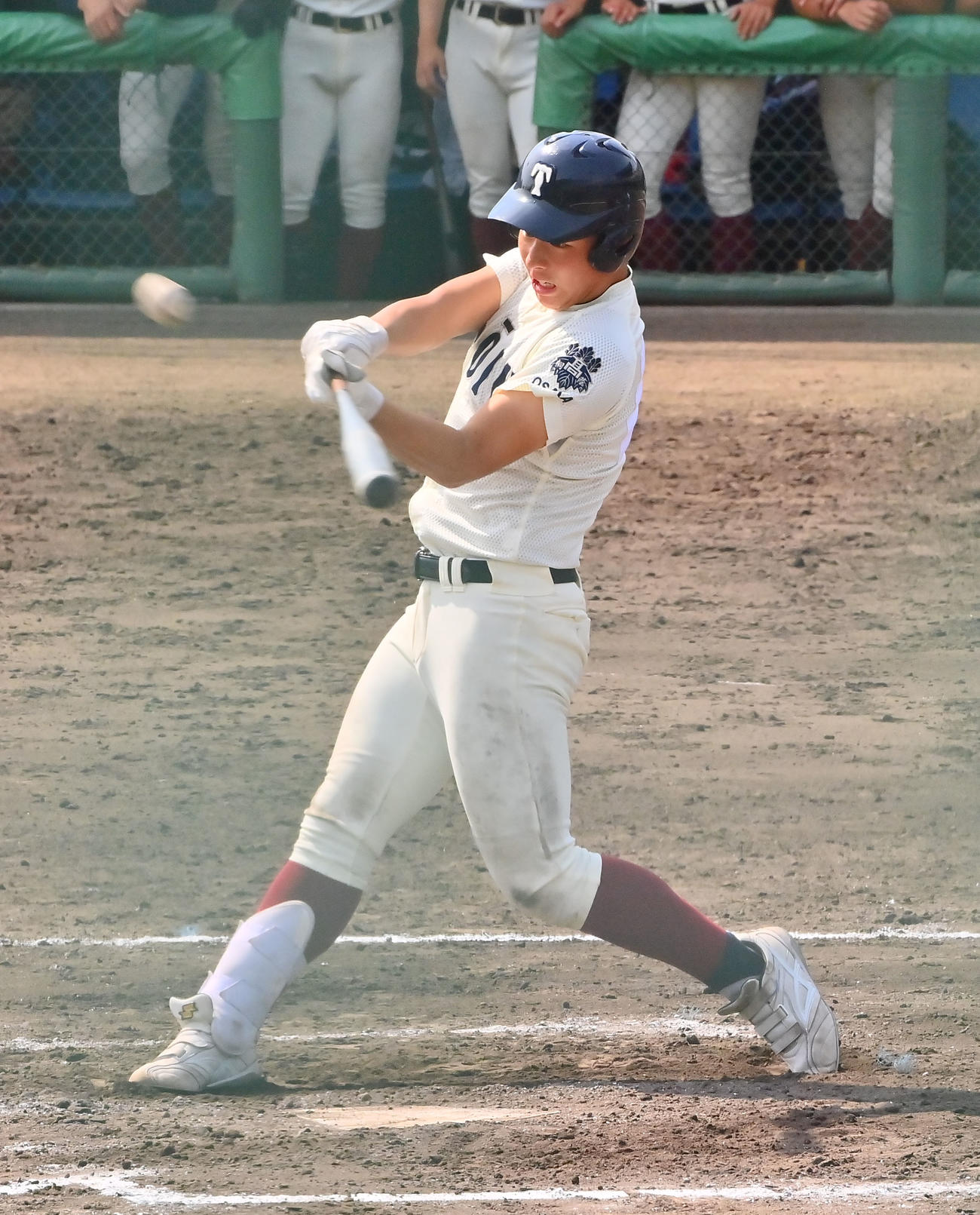 大阪桐蔭対近江　8回表大阪桐蔭1死三塁、左中間に勝ち越しの2点本塁打を放つ丸山（撮影・和賀正仁）