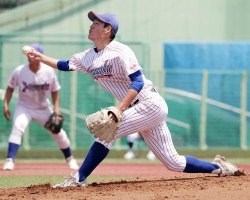 山村学園対関東第一　山村学園先発の山田翼（撮影・野上伸悟）