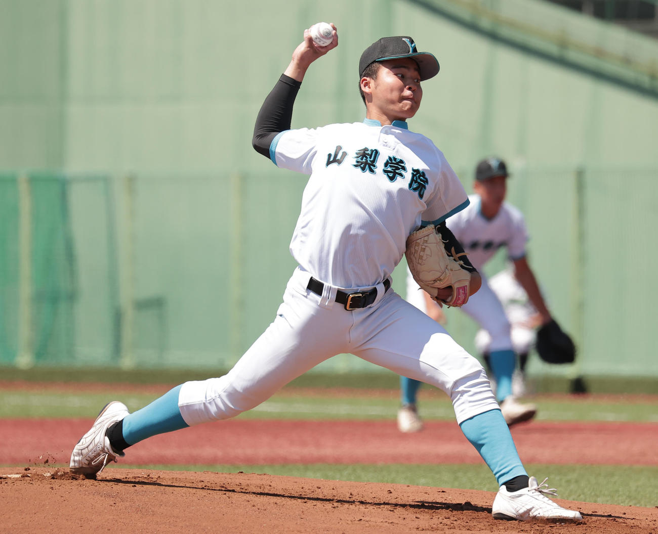 浦和学院対山梨学院　山梨学院先発の榎谷（撮影・野上伸悟）
