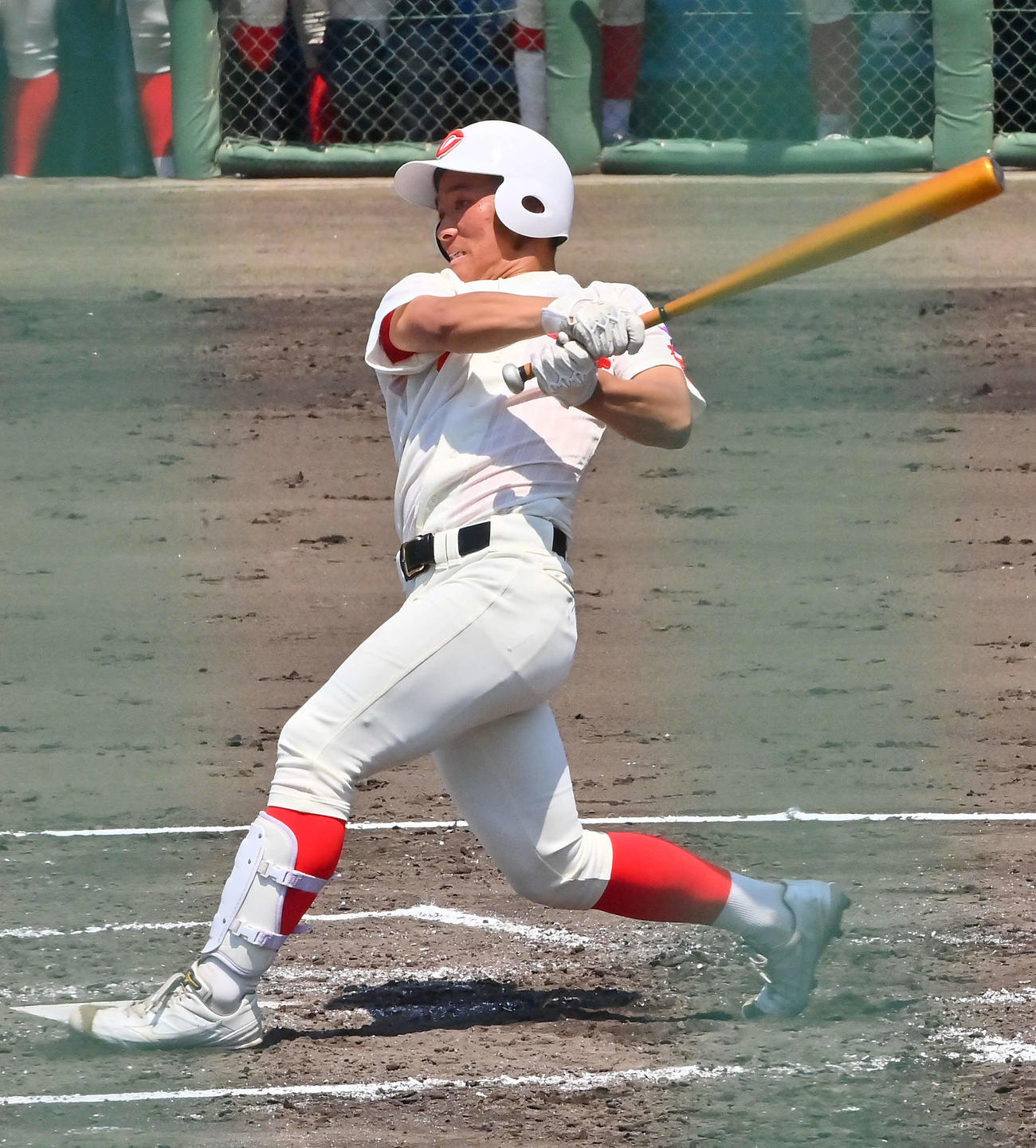 報徳学園対智弁和歌山　3回裏智弁和歌山1死一、二塁、左越え適時二塁打を放つ中西（撮影・和賀正仁）