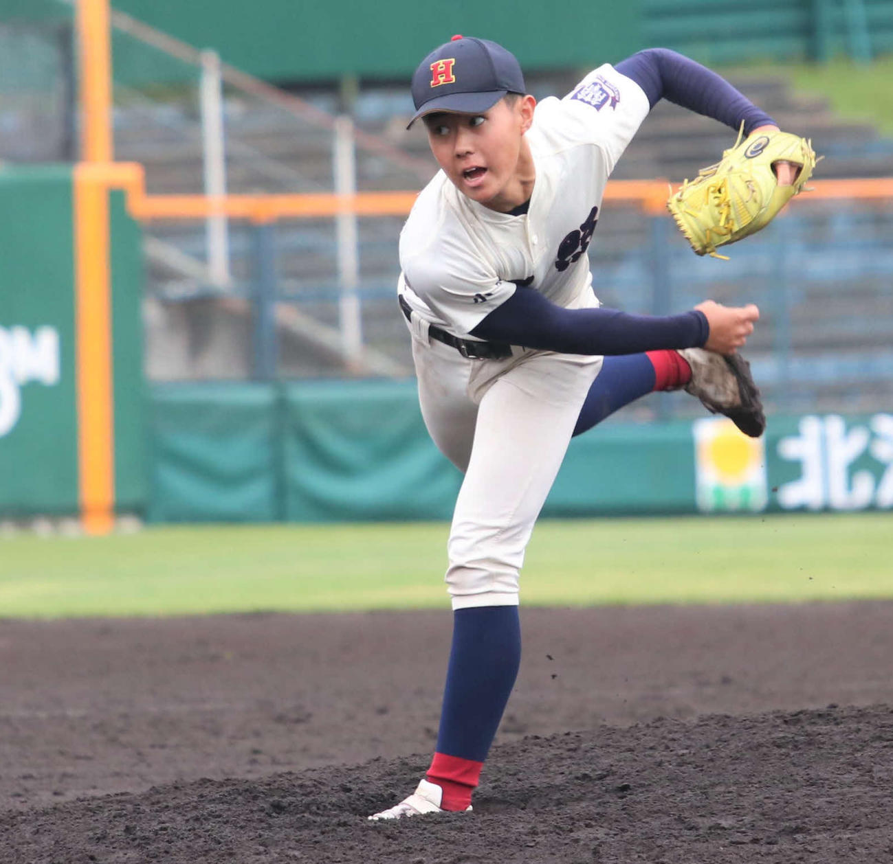 東海大札幌対北照　完封した北照・上川（撮影・山崎純一）