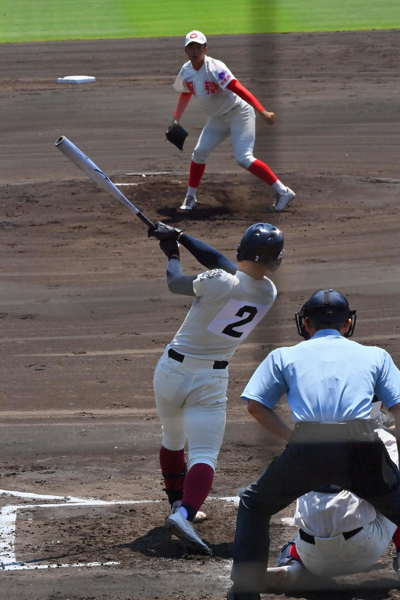 智弁和歌山対大阪桐蔭　1回裏大阪桐蔭1死二塁、中越えに適時二塁打を放つ松尾（撮影・和賀正仁）