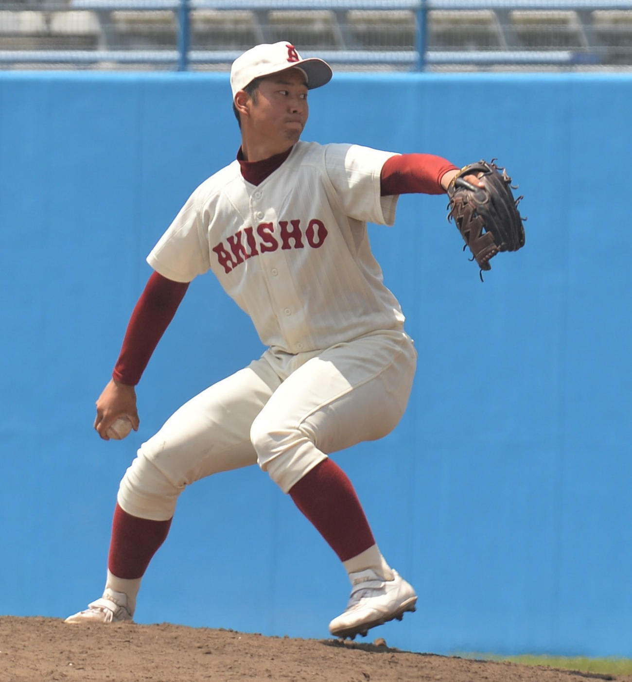 8回から登板し、2回を無安打無失点と好投した秋田商・菅原