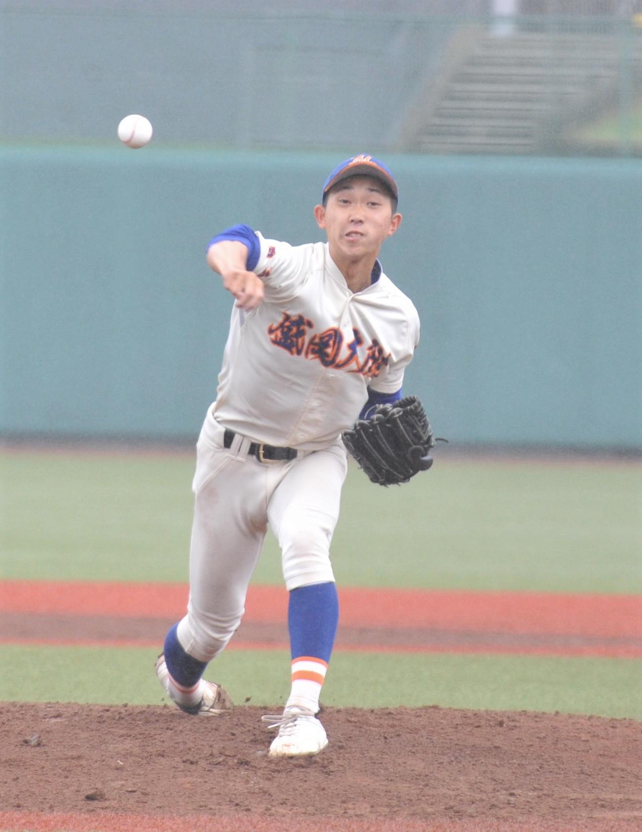 聖光学院対盛岡大付　先発した盛岡大付・小野寺（撮影・佐藤究）