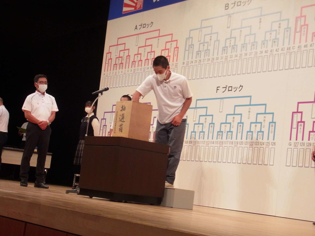 愛知大会の組み合わせ抽選会に臨んだ東邦の落合智哉主将（撮影・堀まどか）