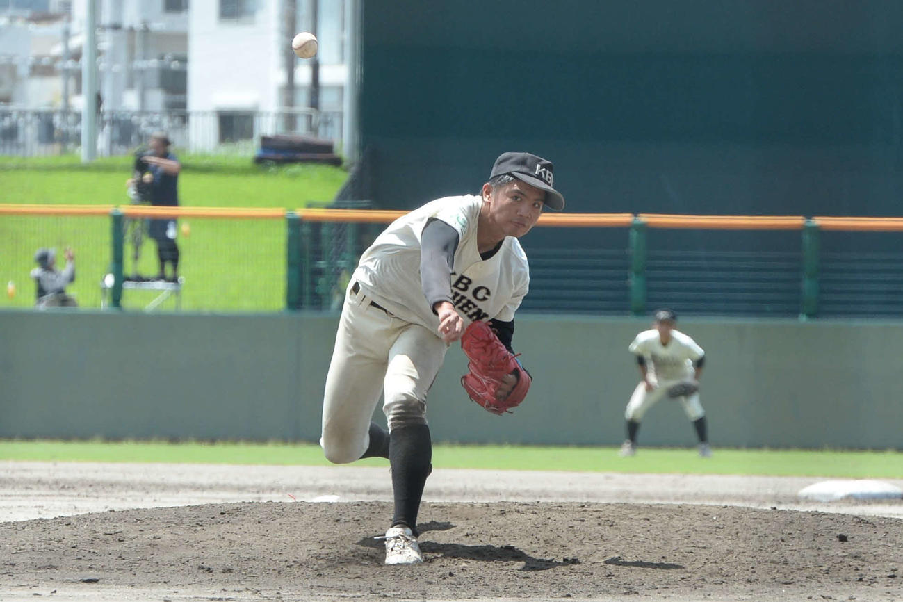 那覇商対未来沖縄　2番手で登板する未来沖縄のプロ注目右腕、大城（撮影・只松憲）＝2022年6月18日、沖縄セルラー那覇