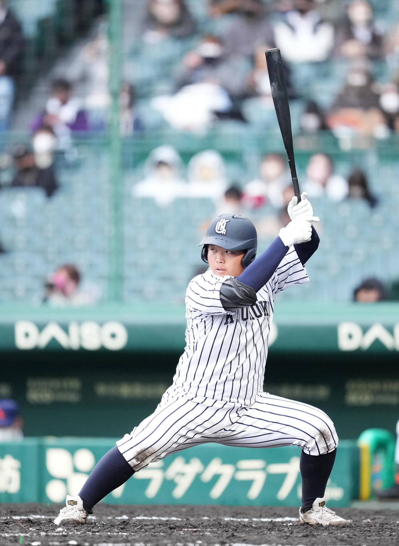 3月19日、打席で構える九州国際大付・佐倉