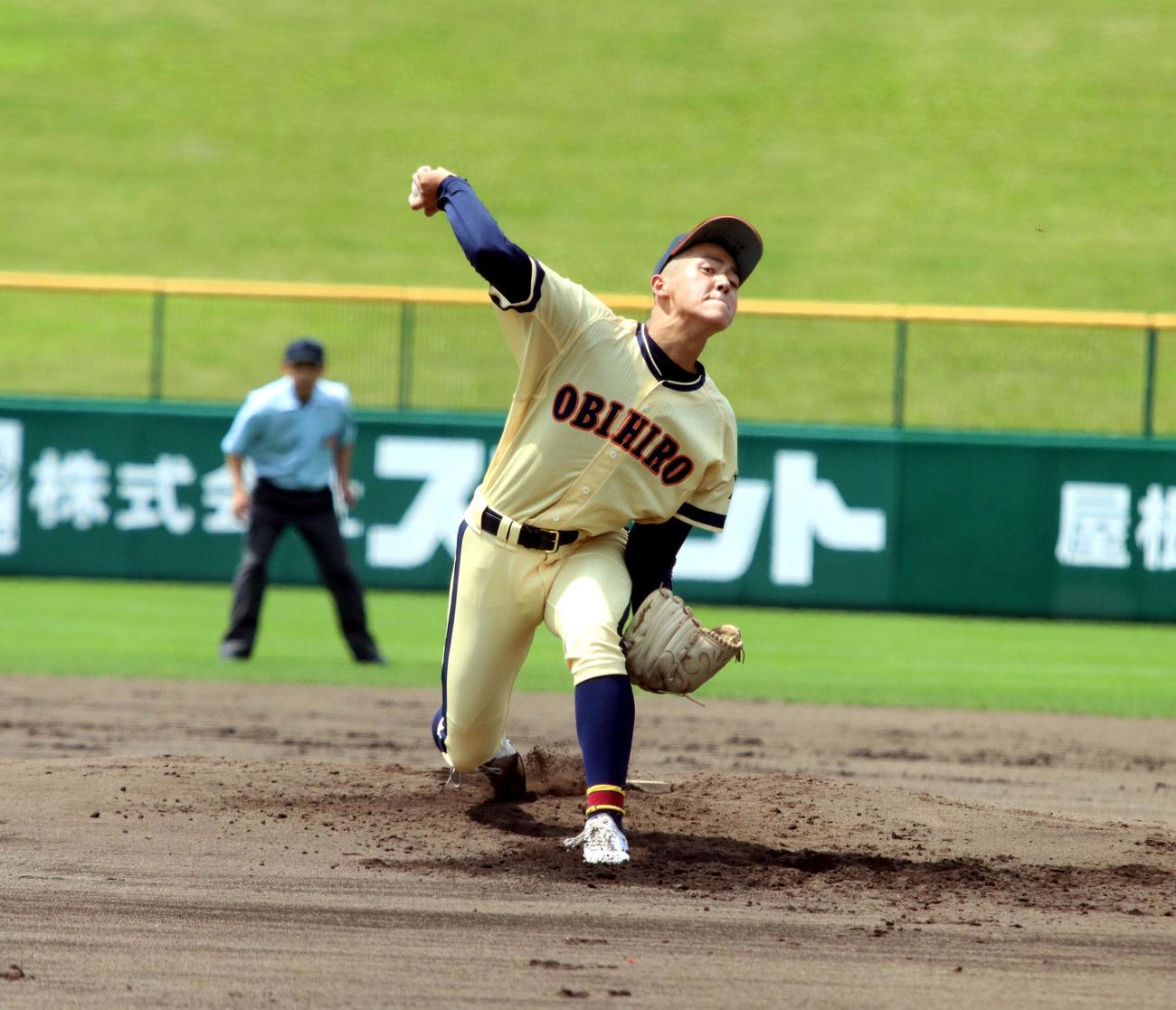 帯広農対足寄　先発し8回7安打2失点と粘投した帯広農エース佐藤（撮影・永野高輔）