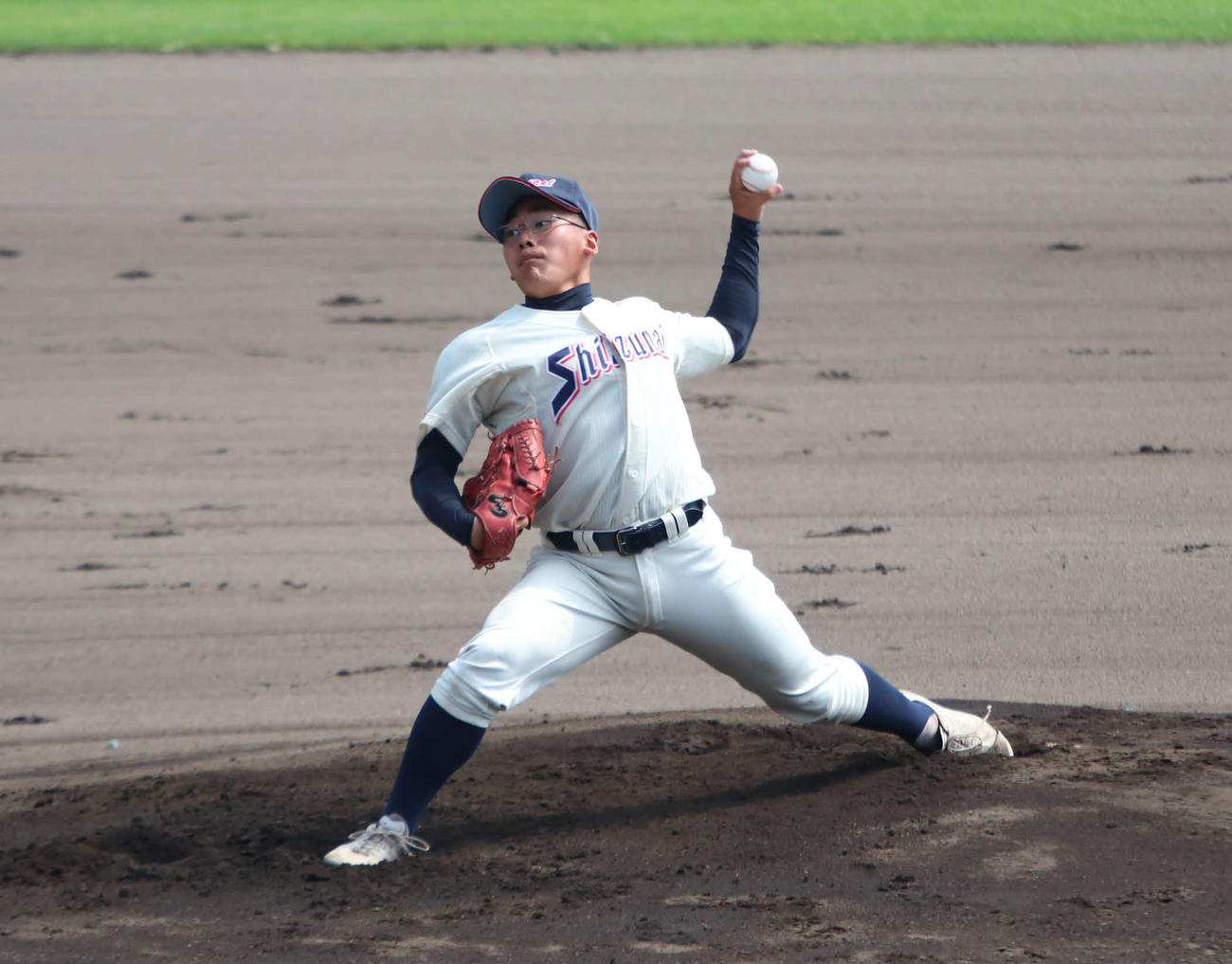 静内対室蘭栄　先発した静内・吉原（撮影・山崎純一）
