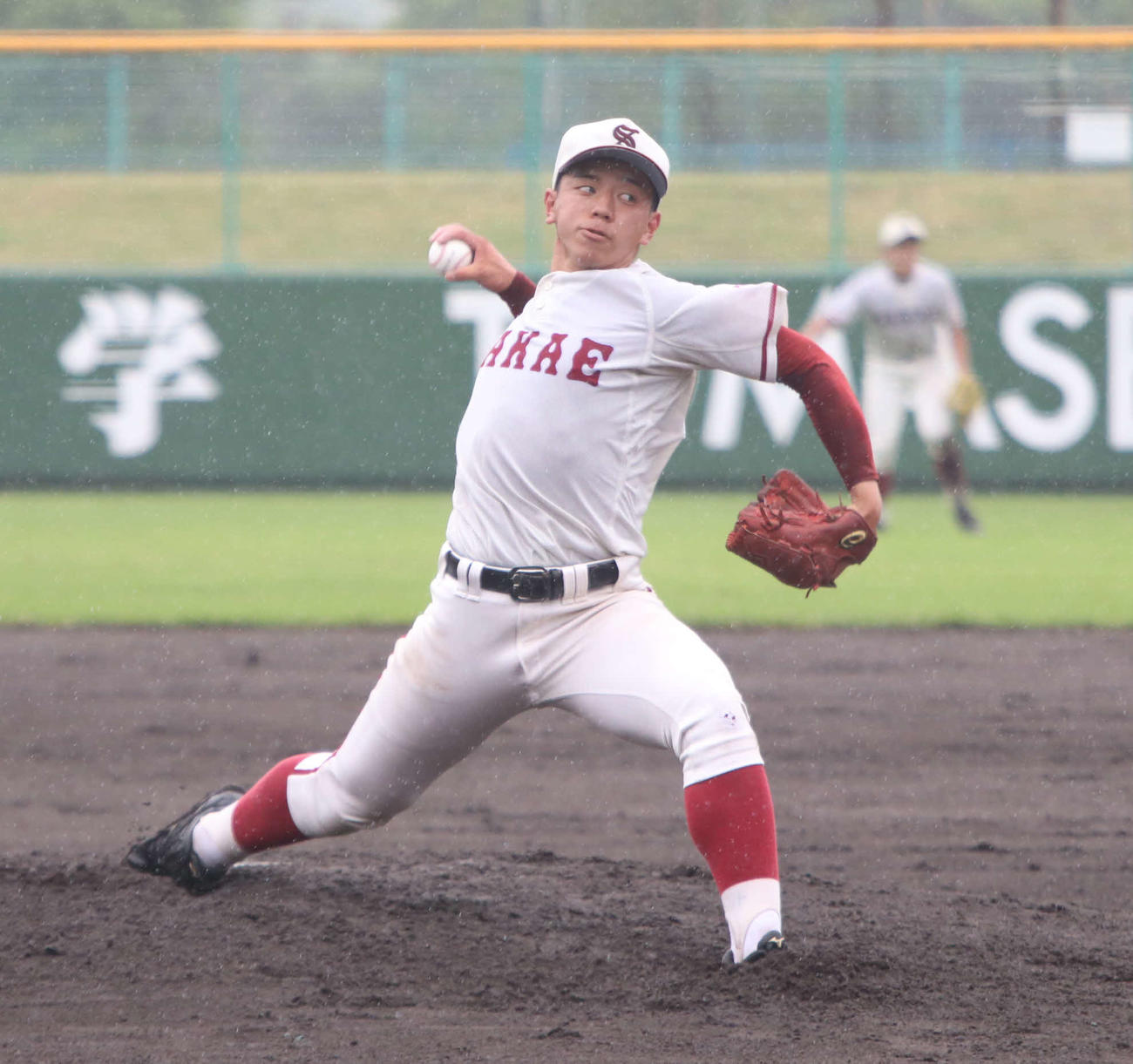 室蘭栄対室蘭清水丘　先発した室蘭栄・住吉（撮影・山崎純一）