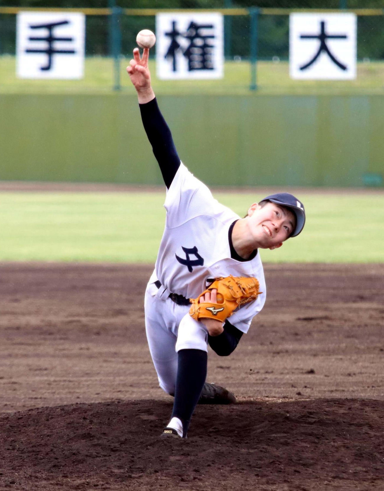 栗山・月形・深川東・夕張対美唄尚栄　9回4安打完封で初戦突破に貢献した夕張の田中（撮影・永野高輔）