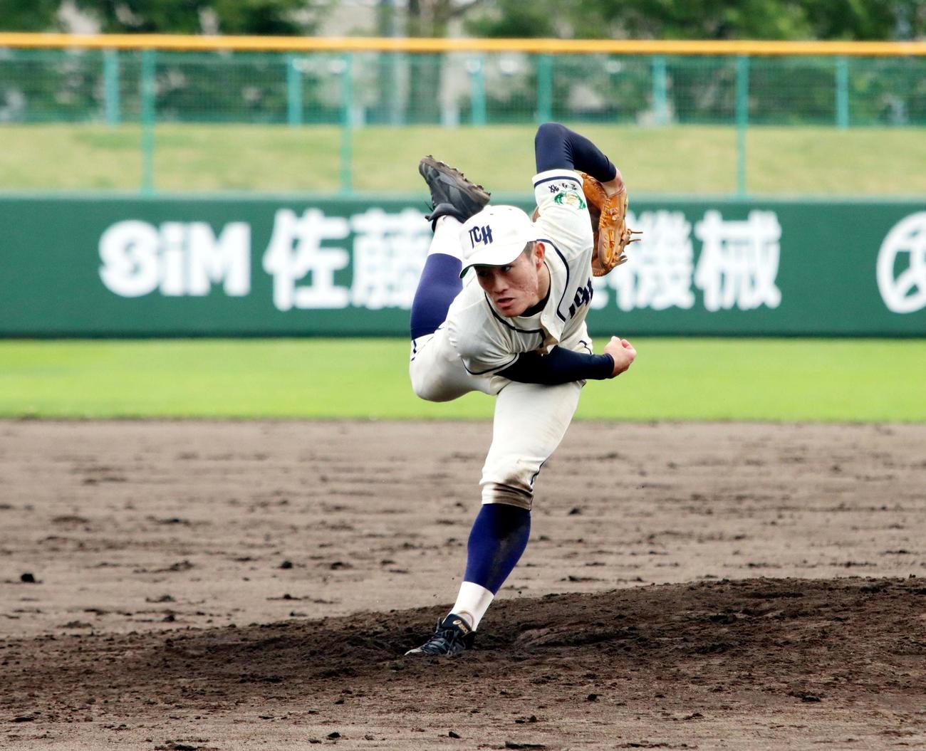 苫小牧中央対室蘭栄　9回で16三振を奪った苫小牧中央の斉藤（撮影・永野高輔）