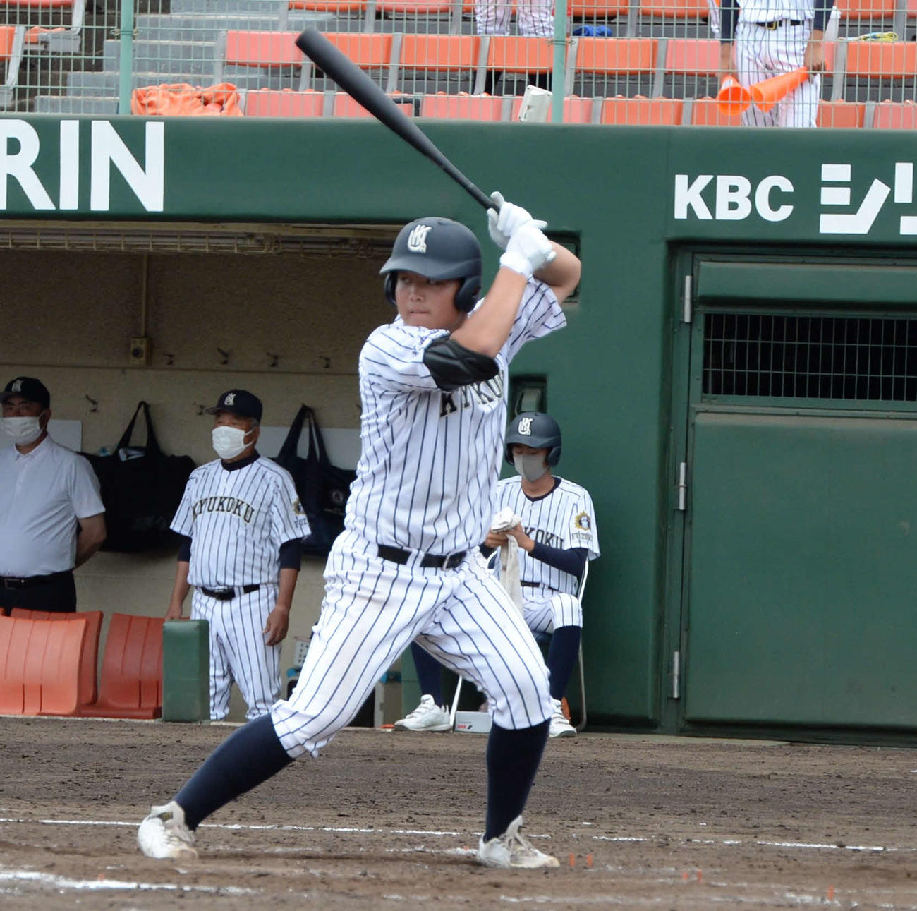 九州国際大付・佐倉の打撃フォーム（撮影・只松憲）