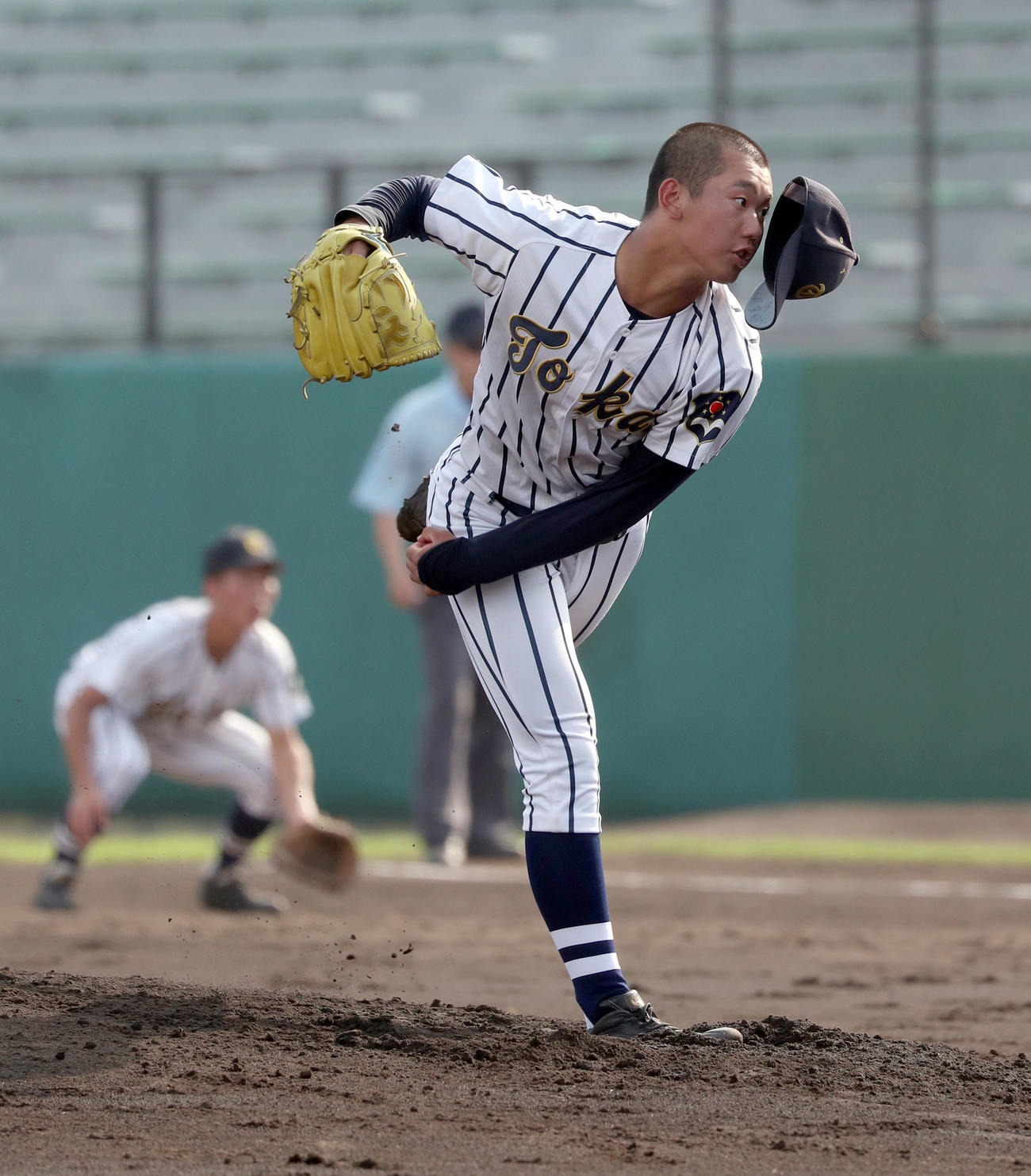 東海大札幌対札幌新陽　力投する東海大札幌先発の門別（撮影・佐藤翔太）