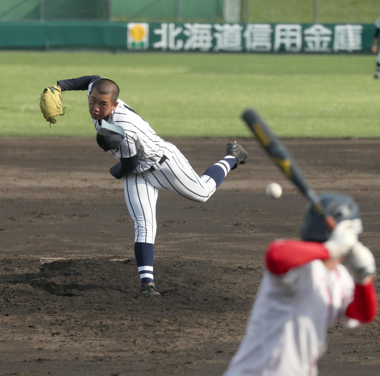 東海大札幌対札幌新陽　力投する東海大札幌のエース門別（撮影・佐藤翔太）